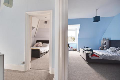 49d Manor Road, Bexhill-on-sea, TN40 1SN