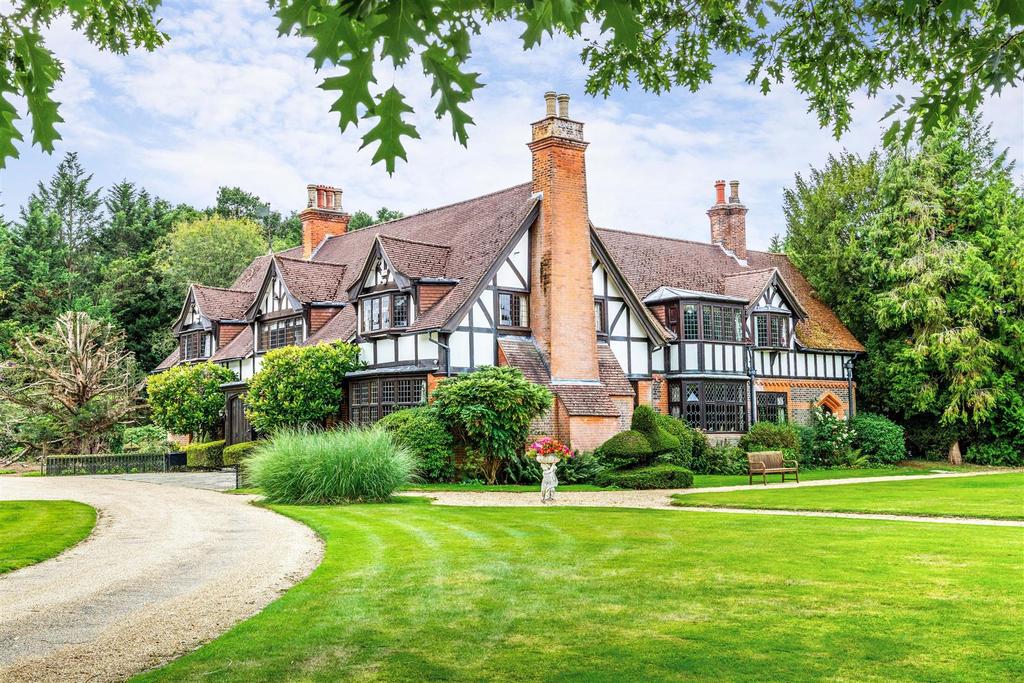 Perry Hill, Worplesdon, Guildford 7 bed detached house £2,750,000