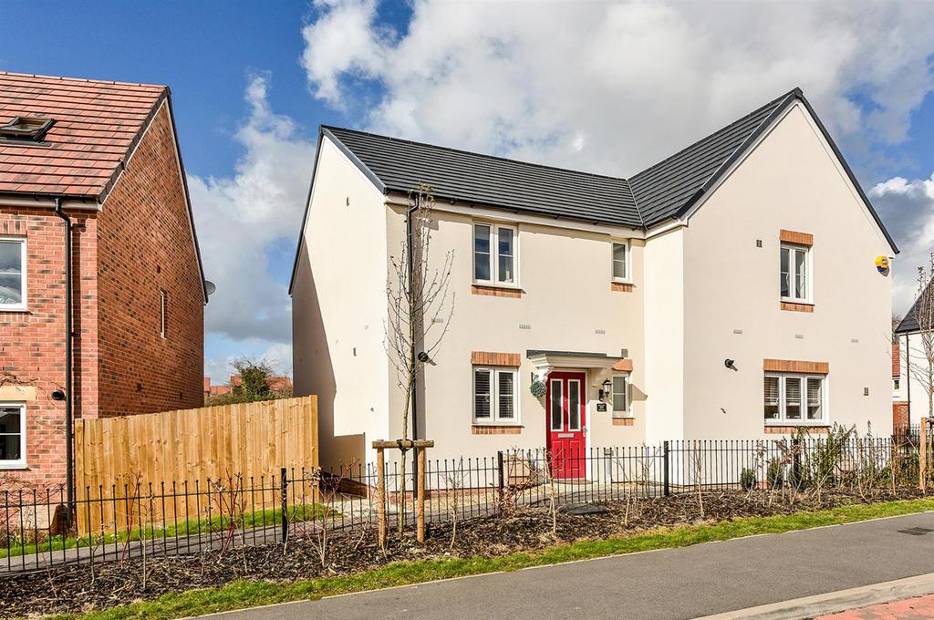 Halter Way, Andover 2 bed house £205,000