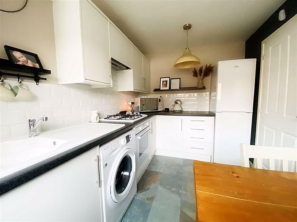 Caleb Drive, Battle Hill, Wallsend, NE28 2 bed terraced house £125,000