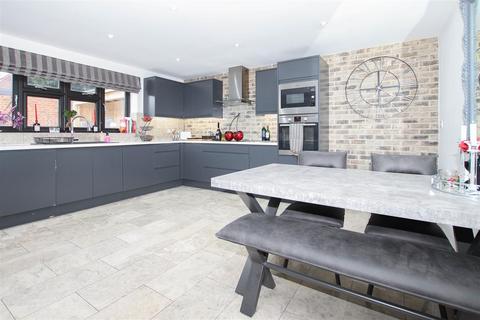 18 Cranham Road, Hornchurch, RM11 2AA