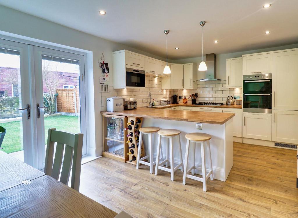 Dining kitchen