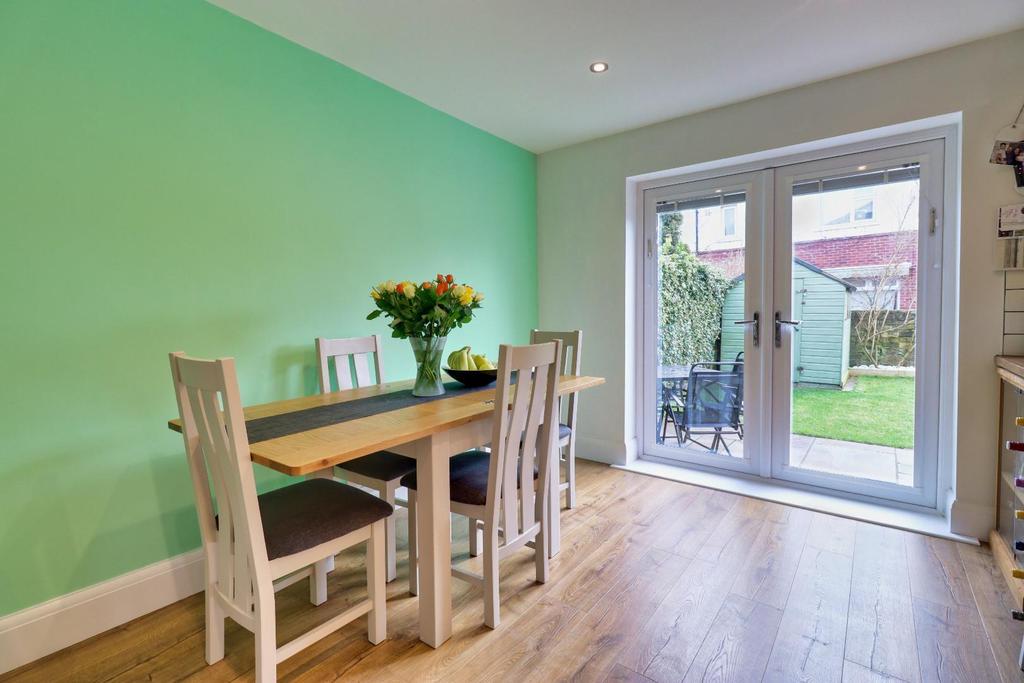 Dining kitchen