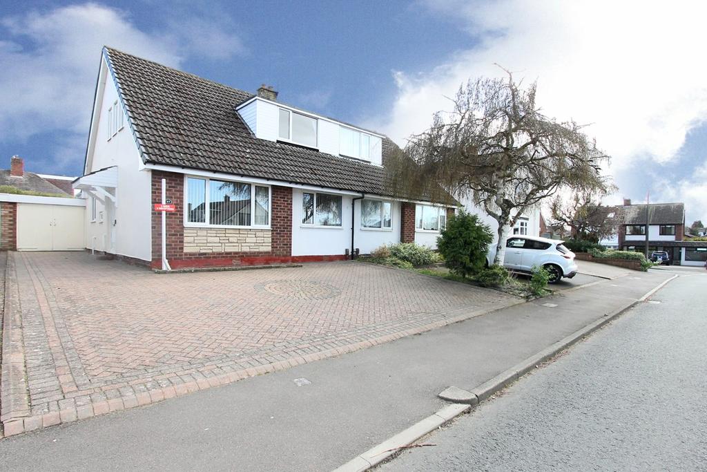 Milestone Drive, Hagley, Stourbridge, DY9 3 bed semidetached house £