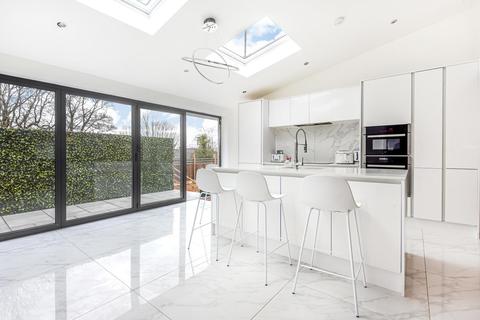 5 Marsham Close, Chislehurst, BR7 6JD