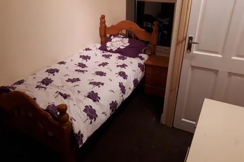 1 bedroom in a house share to rent - Room 5 Fifth Avenue, Bordesley Green, B9 5RD