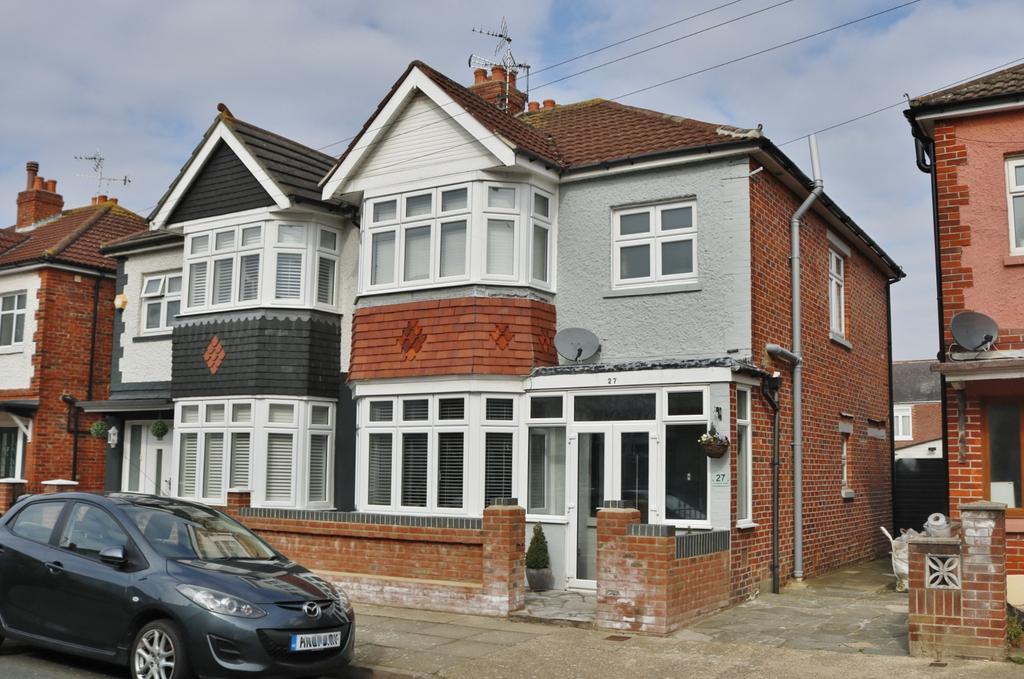Compton Road, Portsmouth 3 bed semidetached house £330,000