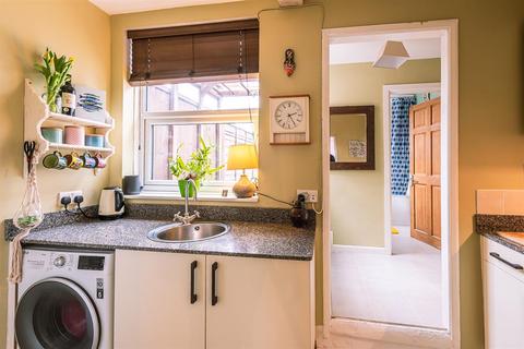 38 Beckside, Beverley, HU17 0PD
