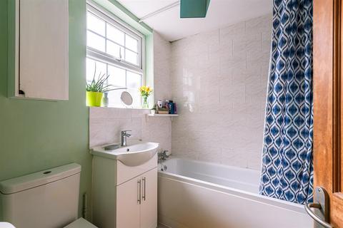 38 Beckside, Beverley, HU17 0PD