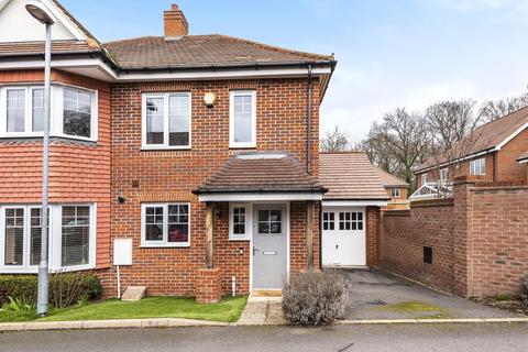 47 Soprano Way, Esher, KT10 0DG