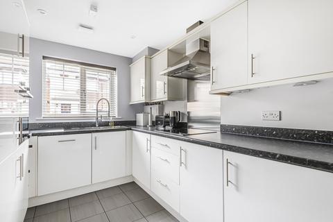 47 Soprano Way, Esher, KT10 0DG