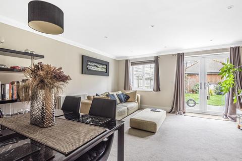 47 Soprano Way, Esher, KT10 0DG