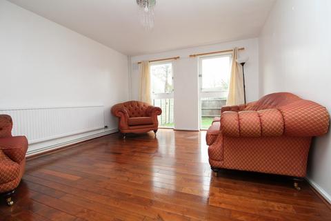 3 bedroom maisonette to rent, Solomons Passage, Peckham, SE15