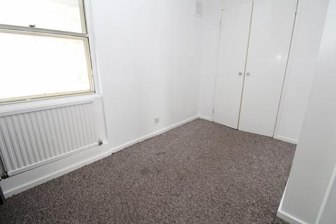 3 bedroom maisonette to rent, Solomons Passage, Peckham, SE15