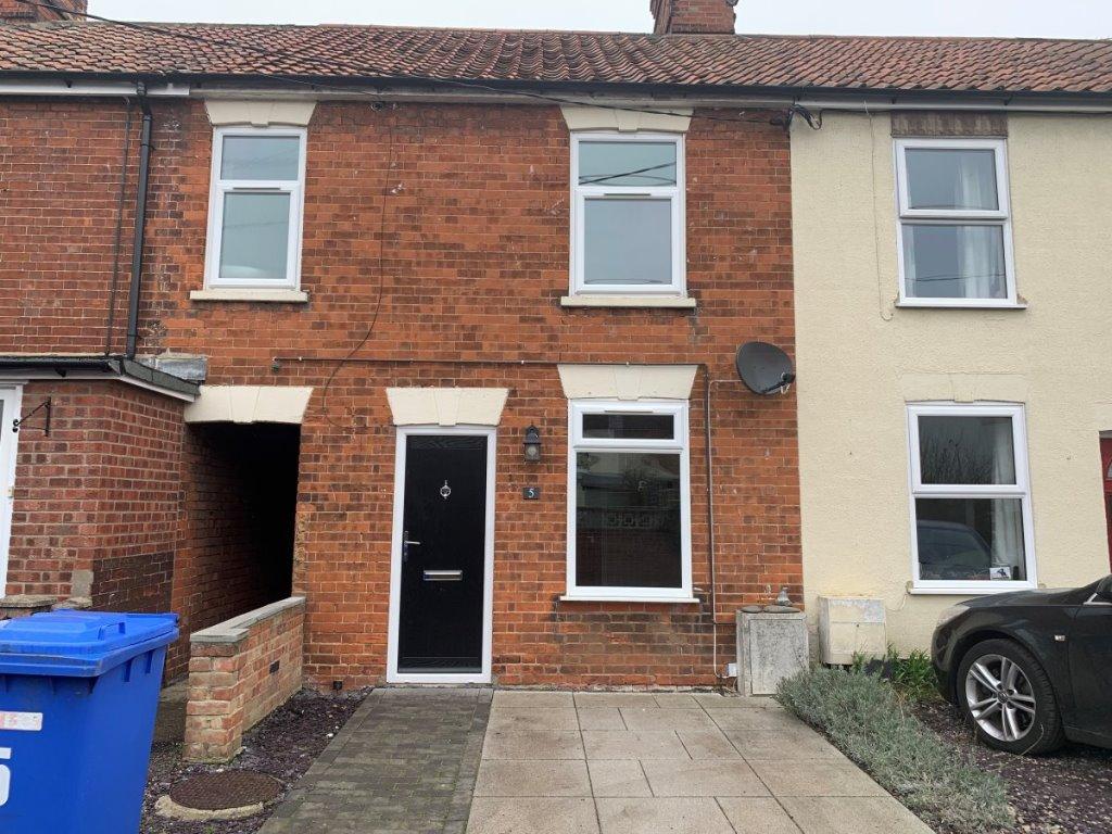 Ravensmere, Beccles 3 bed terraced house £725 pcm (£167 pw)