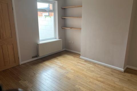 3 bedroom terraced house to rent, Ravensmere, Beccles