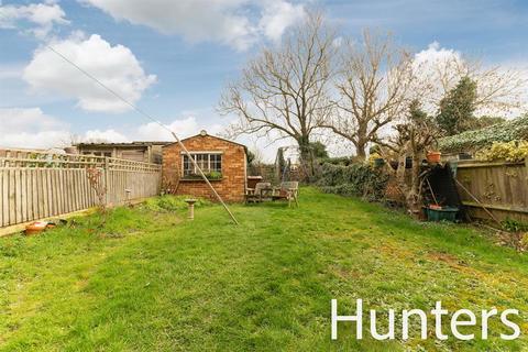 15 Fairmead Close, Hounslow, TW5 9JB