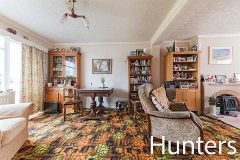 15 Fairmead Close, Hounslow, TW5 9JB