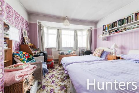 15 Fairmead Close, Hounslow, TW5 9JB