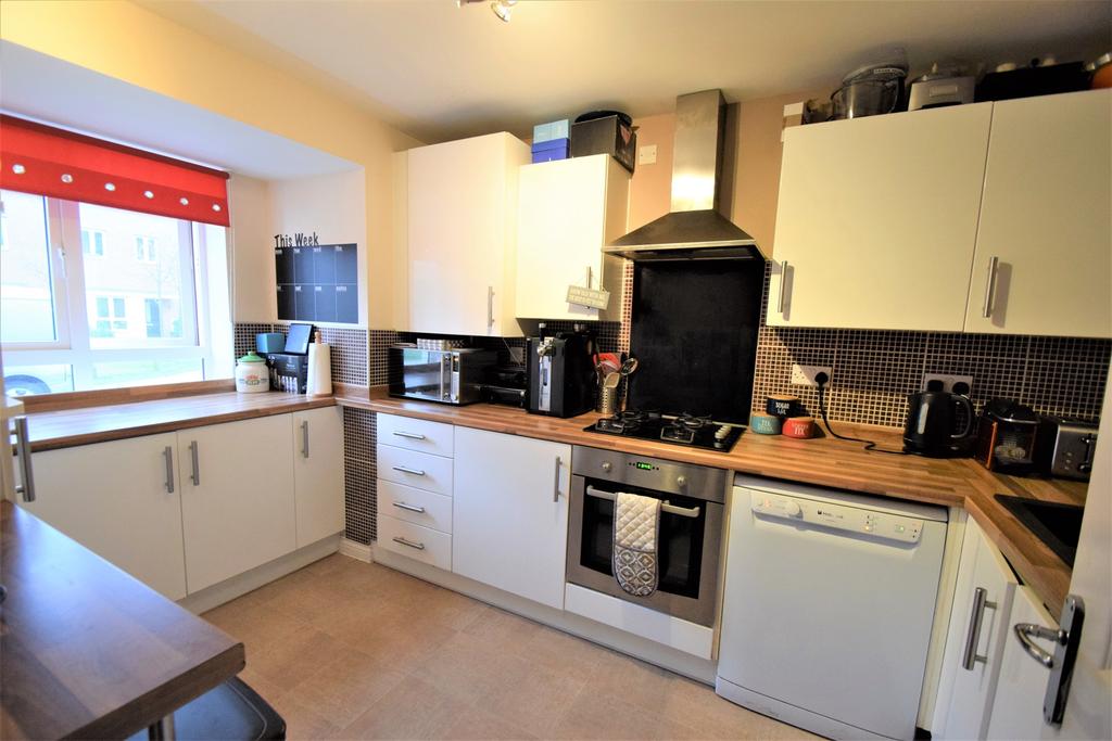 Purcell Road, Witham, Essex, CM8 4 bed townhouse £1,400 pcm (£323 pw)