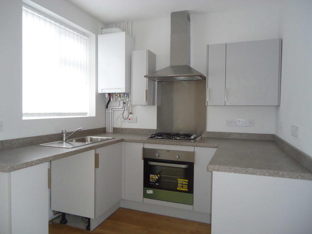 Westway, Maghull 2 bed apartment £675 pcm (£156 pw)