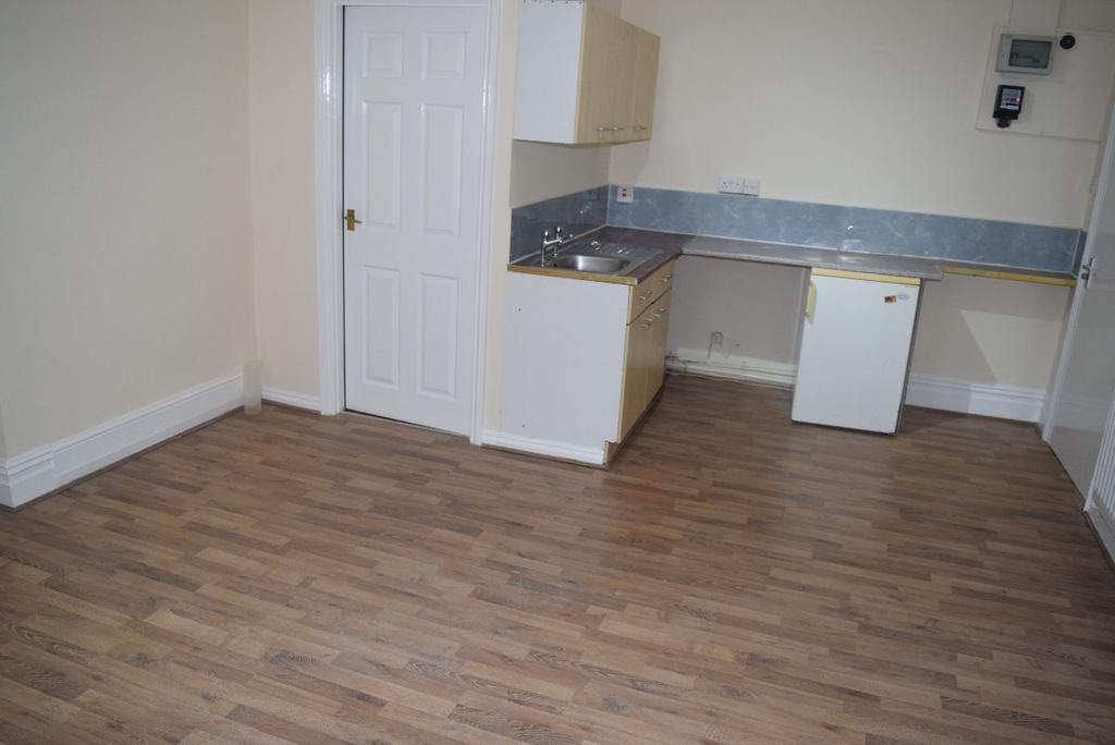 Stanmore Road, Birmingham, B16 9SU Studio £375 pcm (£87 pw)