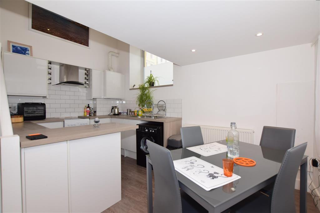 Kitchen/ Diner/ Lounge