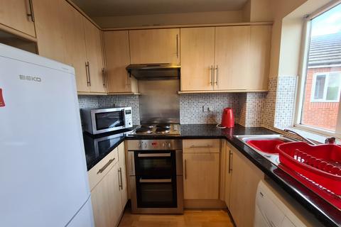 3 bedroom flat to rent, 332 Stretford Road, Hulme, Manchester, M15 5TP