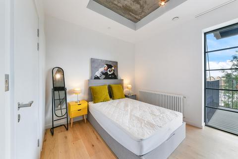 Studio to rent, Serapis House, Goodluck Hope, London, E14