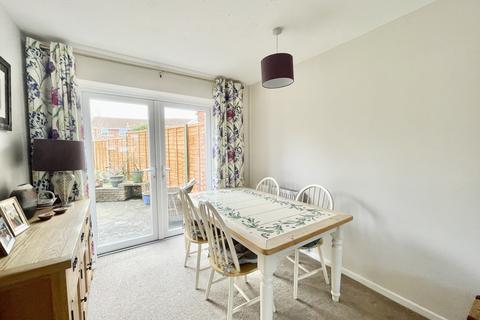 8 Lancaster Close, Wellesbourne, Warwick, CV35 9JF