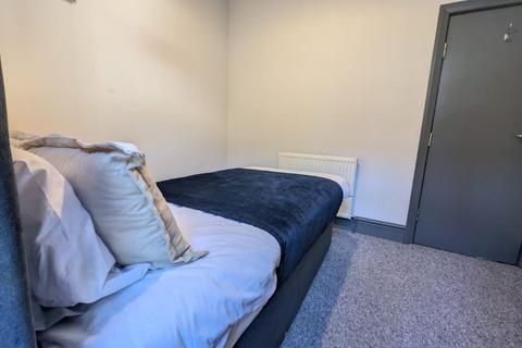 undefined, Room 3, 188 Grimsby Road