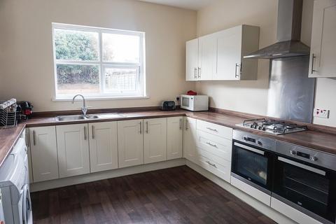 undefined, Room 3, 188 Grimsby Road