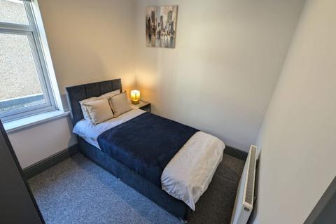 undefined, Room 3, 188 Grimsby Road