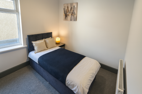 undefined, Room 3, 188 Grimsby Road