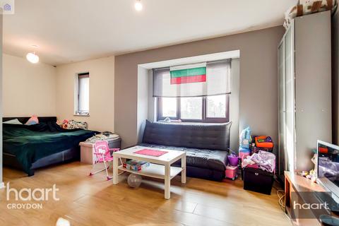 39 Ludford Close, Croydon, CR0 4BY