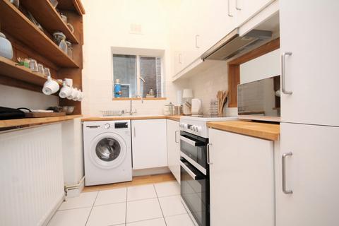 2 bedroom flat to rent, North Villas, Camden, NW1