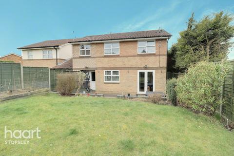 13 Brierley Close, Luton, LU2 8TP