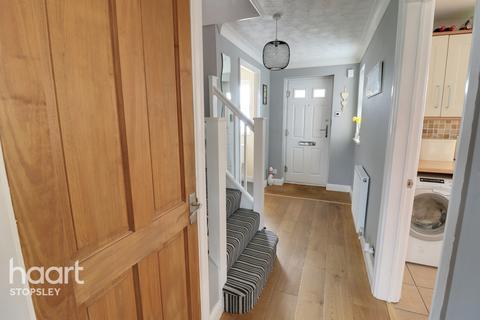 13 Brierley Close, Luton, LU2 8TP