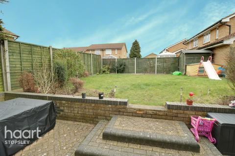 13 Brierley Close, Luton, LU2 8TP