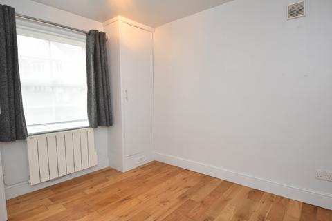 23 Vineys Yard, Bruton, BA10 0EU