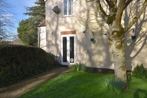 23 Vineys Yard, Bruton, BA10 0EU