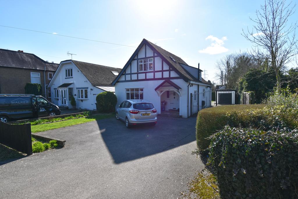 Old Nazeing Road, Broxbourne, Broxbourne EN10 3 bed detached house £