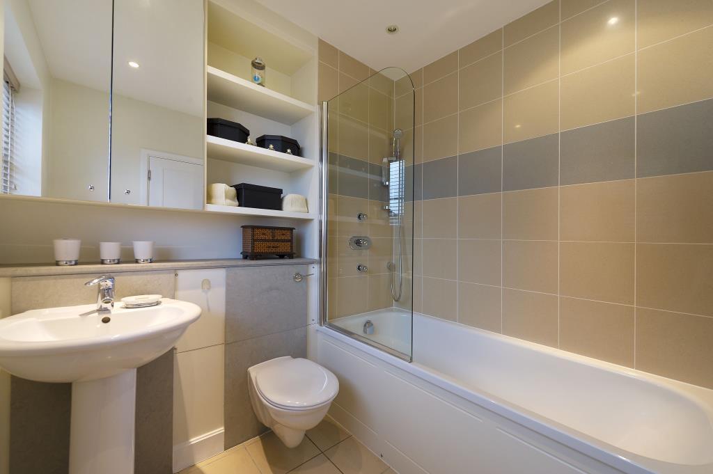 En-Suite Bathroom