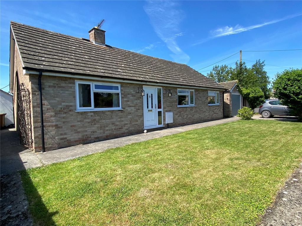 Longcot, Oxfordshire, SN7 4 bed bungalow £365,000