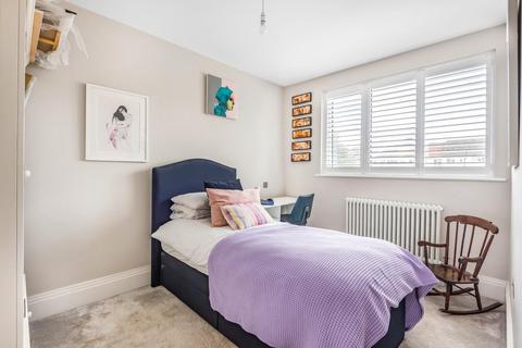 16 Holmdale Road, Chislehurst, BR7 6BZ