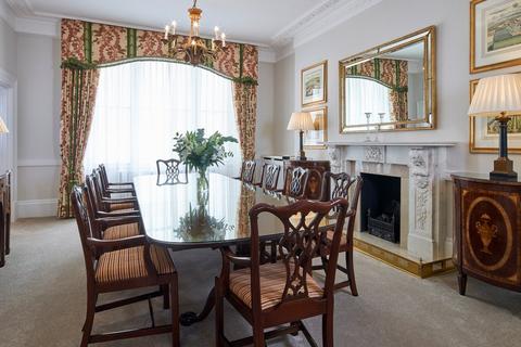 3 bedroom apartment to rent, Hyde Park Gate, South Kensington SW7