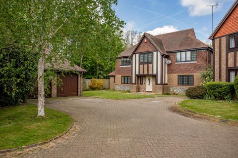 17 Winterbourne, Horsham, RH12 5JW