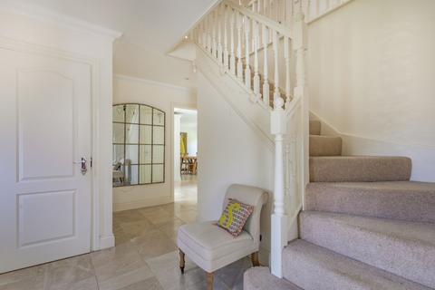 17 Winterbourne, Horsham, RH12 5JW
