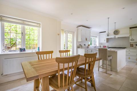 17 Winterbourne, Horsham, RH12 5JW