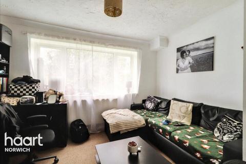 undefined, Lilian Close, Norwich